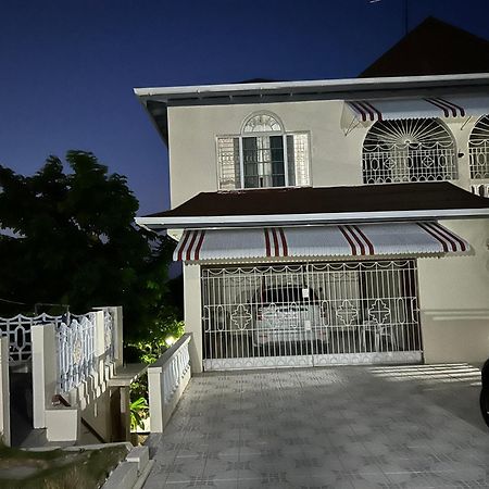 Goldenview Guesthouse Ocho Rios Eksteriør billede