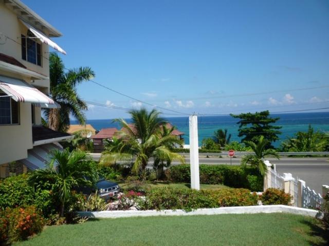Goldenview Guesthouse Ocho Rios Eksteriør billede