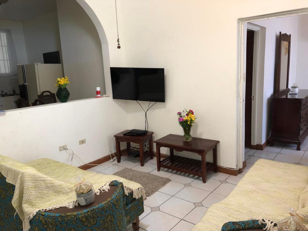 Goldenview Guesthouse Ocho Rios Eksteriør billede