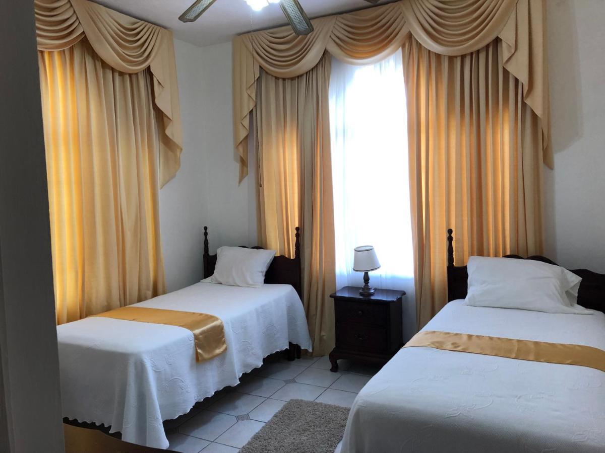 Goldenview Guesthouse Ocho Rios Eksteriør billede
